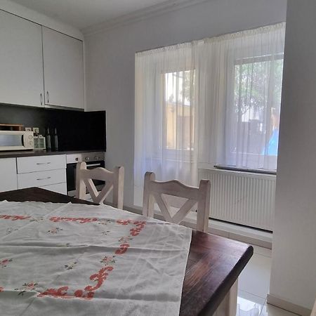 Spacious Apartment In City Center 브라티슬라바 외부 사진
