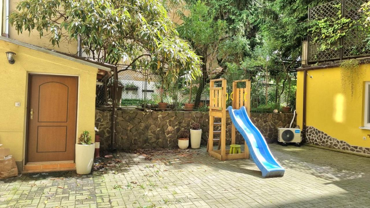 Spacious Apartment In City Center 브라티슬라바 외부 사진