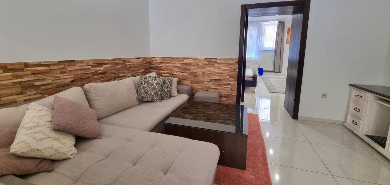 Spacious Apartment In City Center 브라티슬라바 외부 사진